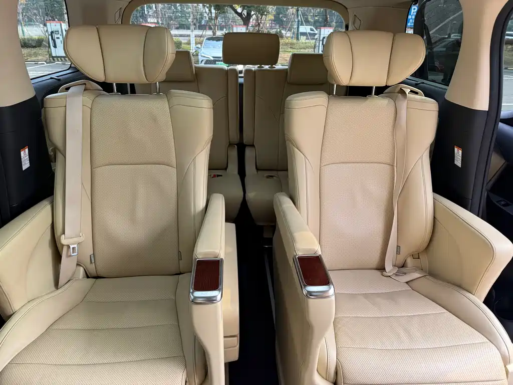 Alphard 3.5 L Luxury