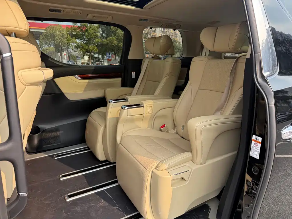 Alphard 3.5 L Luxury
