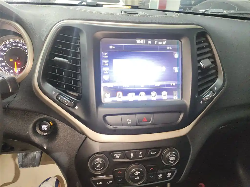 Cherokee 2.0 L Superior