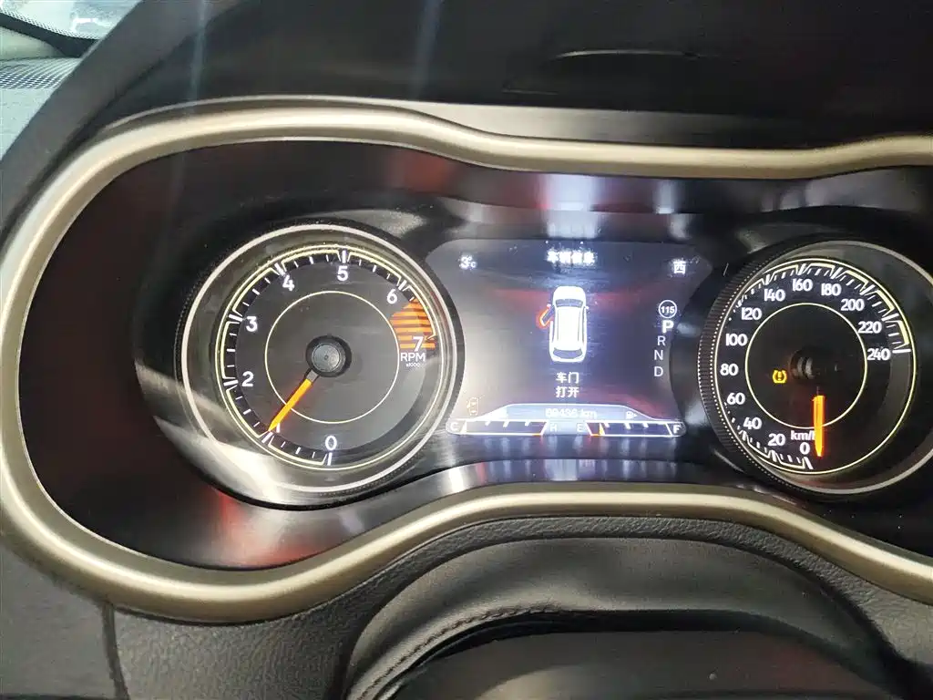Cherokee 2.0 L Superior