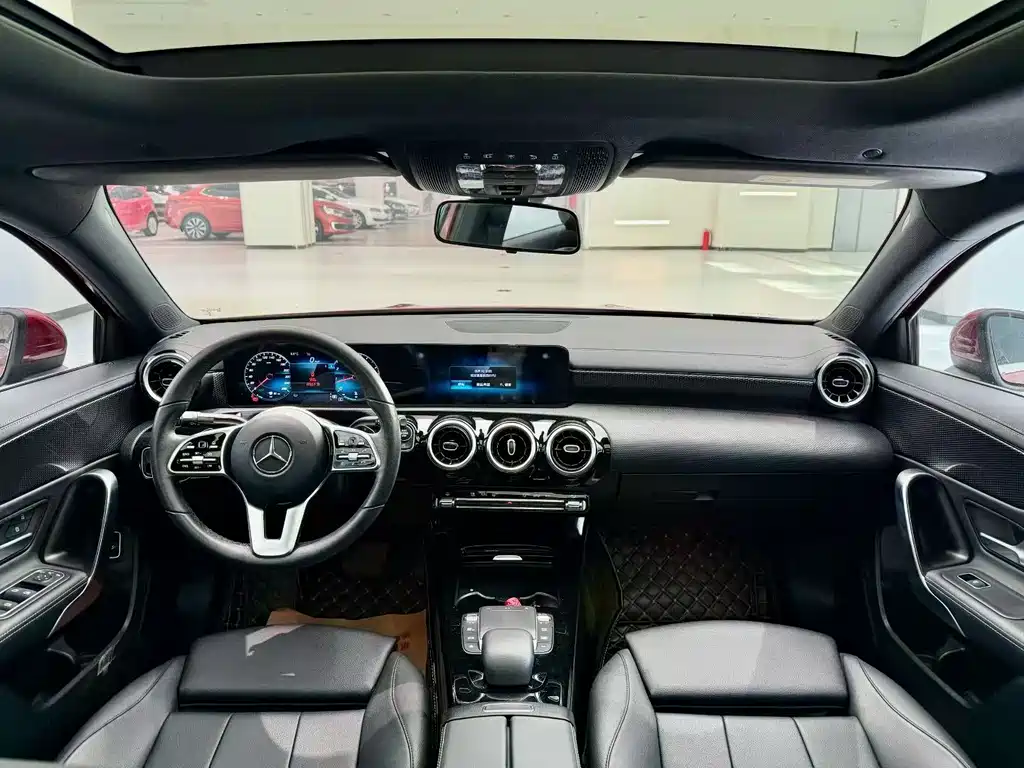 Mercedes-Benz A-Class A 200 L Sport Sedan Dynamic