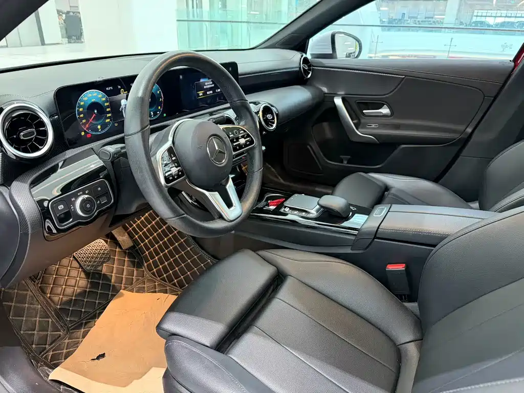 Mercedes-Benz A-Class A 200 L Sport Sedan Dynamic