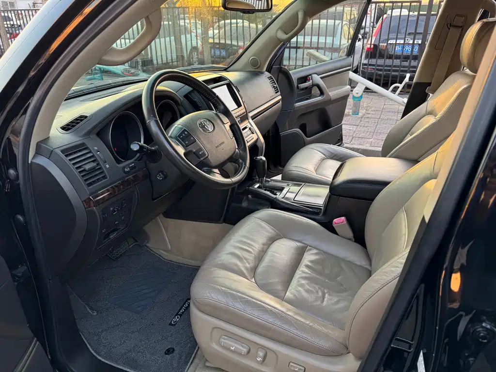 Land Cruiser 4.7 L Auto VX-R