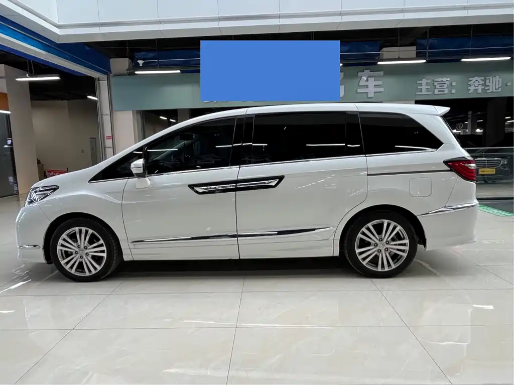 Elysion 2.4 L Luxury