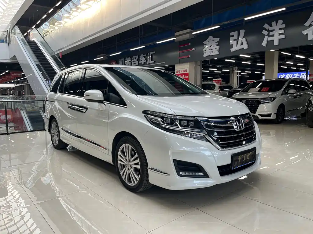 Elysion 2.4 L Luxury