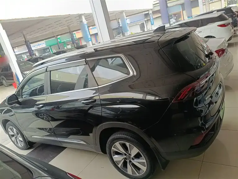 Geely Haoyue 1.8 TD DCT Luxury 7-seat
