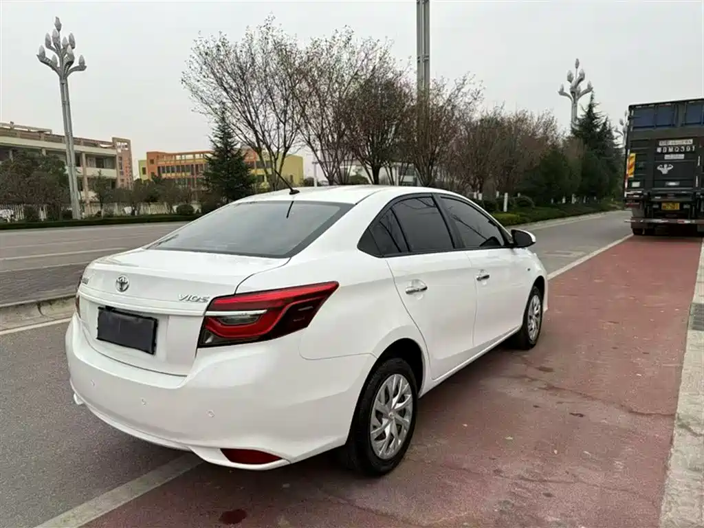 Vios 1.5 L 20 Anniversary