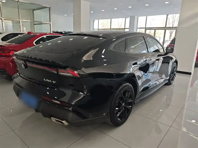 Changan UNI-V 1.5 T Distinguished