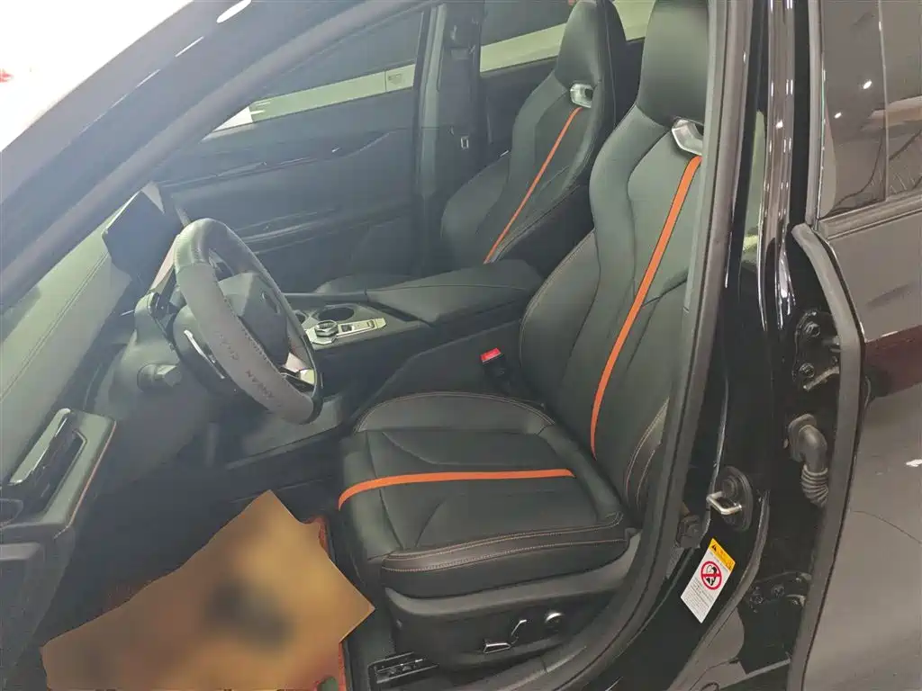 Changan UNI-V 1.5 T Distinguished