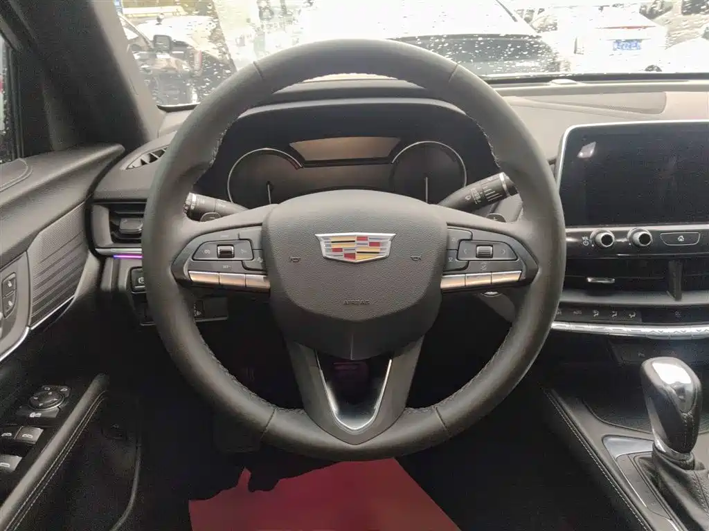 Cadillac CT4 28 T Style
