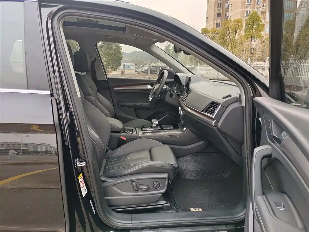 Audi Q5 L Facelift 40 T Luxury Dynamic