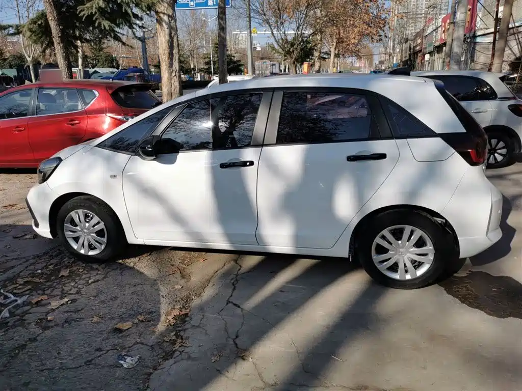 Fit 1.5 L CVT Trend Start