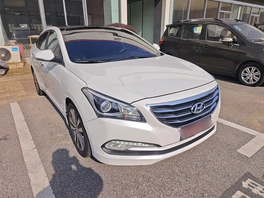 Mistra 1.8 L Auto Distinguished DLX