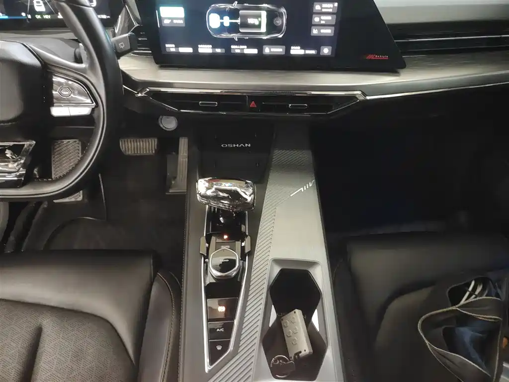 Changan Oshan Z6 NEV Smart Electric iDD 150 KM Flagship PLUS Smart Parking