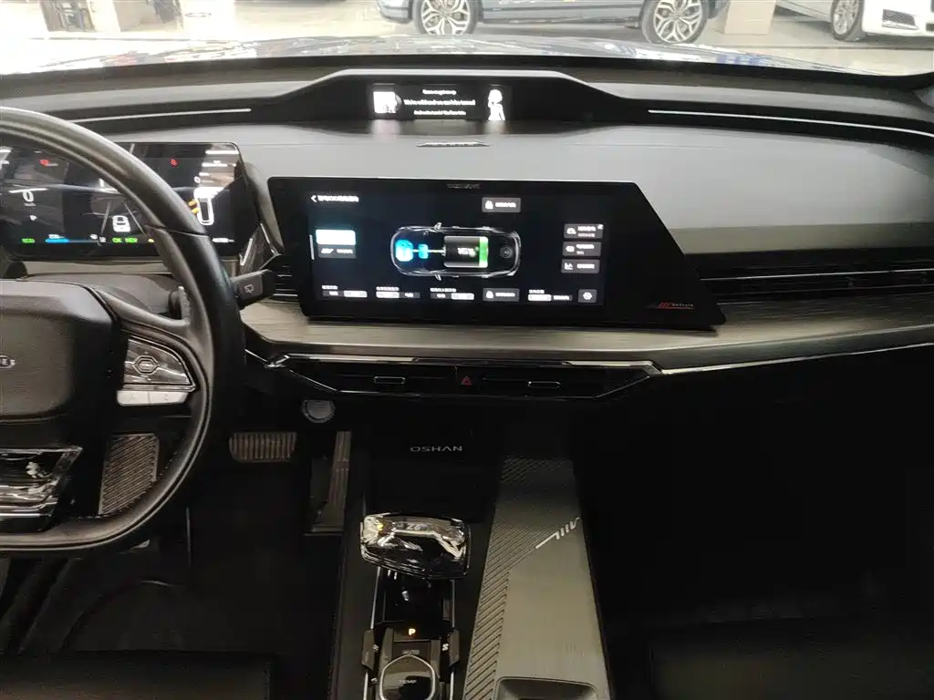 Changan Oshan Z6 NEV Smart Electric iDD 150 KM Flagship PLUS Smart Parking