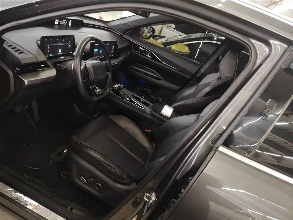 Changan Oshan Z6 NEV Smart Electric iDD 150 KM Flagship PLUS Smart Parking