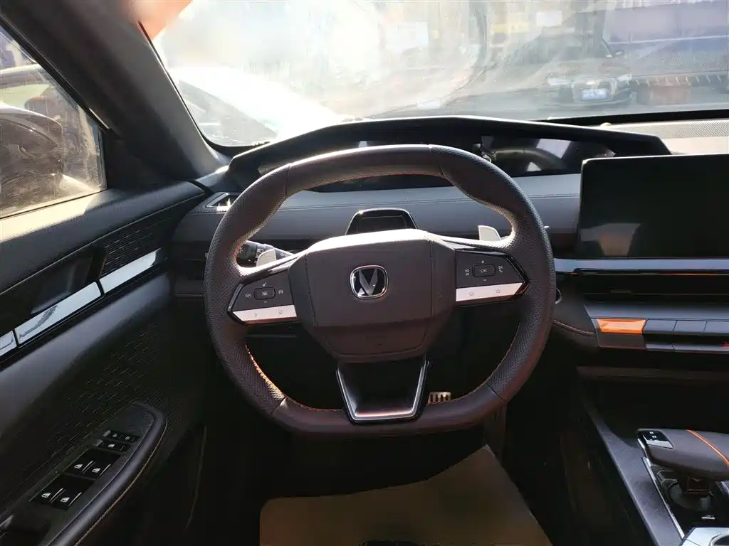 Changan UNI-V 1.5 T Distinguished Sport