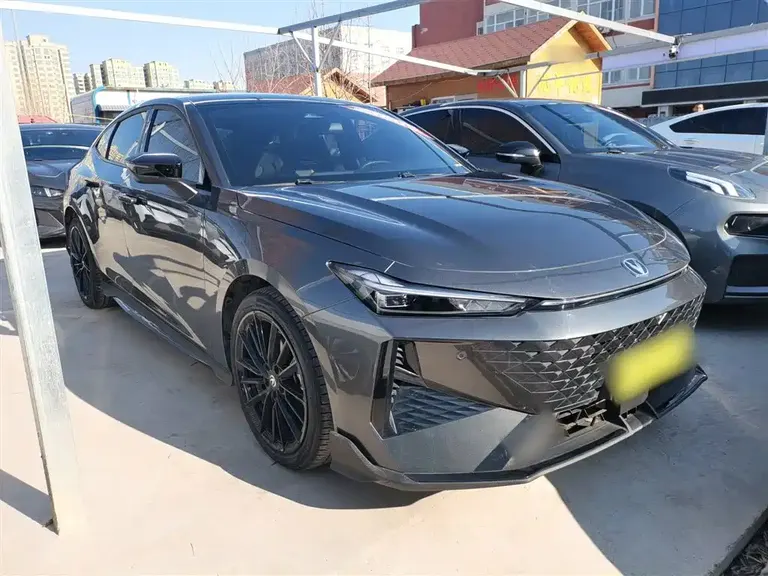 Changan UNI-V 1.5 T Distinguished Sport