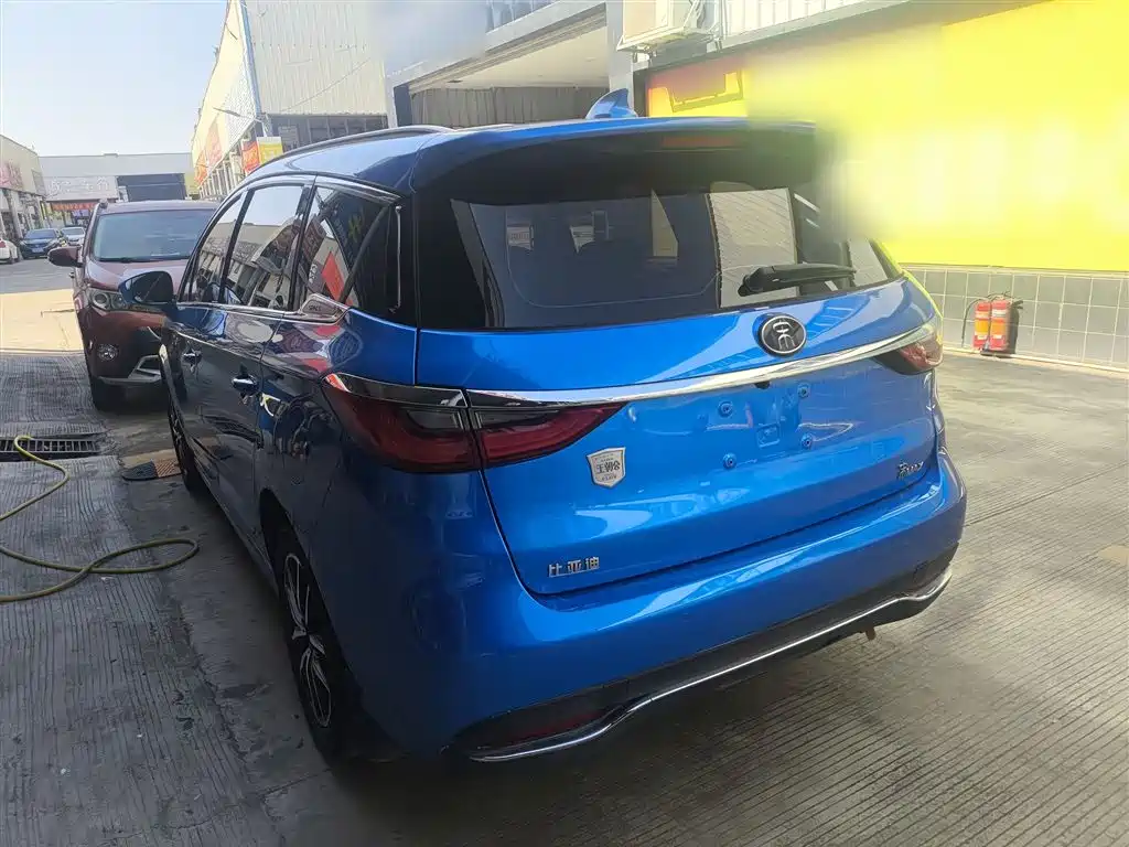 Song MAX 1.5 T Auto Connected Elite 7-seat