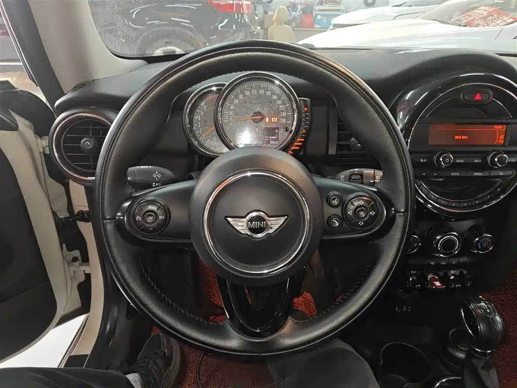 MINI 1.2 T ONE+