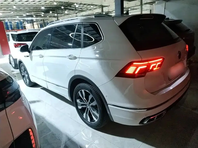 Volkswagen Tiguan L 330 TSI Auto 2 WD R-Line Premium
