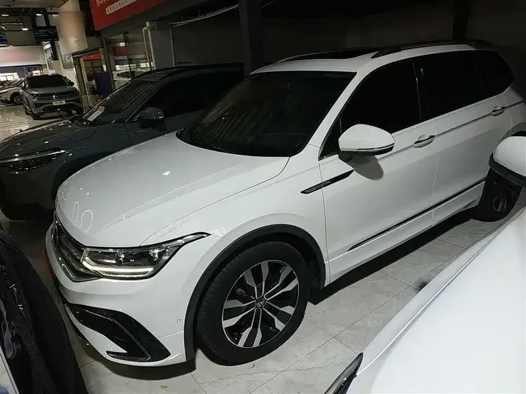 Volkswagen Tiguan L 330 TSI Auto 2 WD R-Line Premium