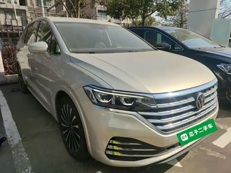 Volkswagen Viloran 380 TSI Distinguished