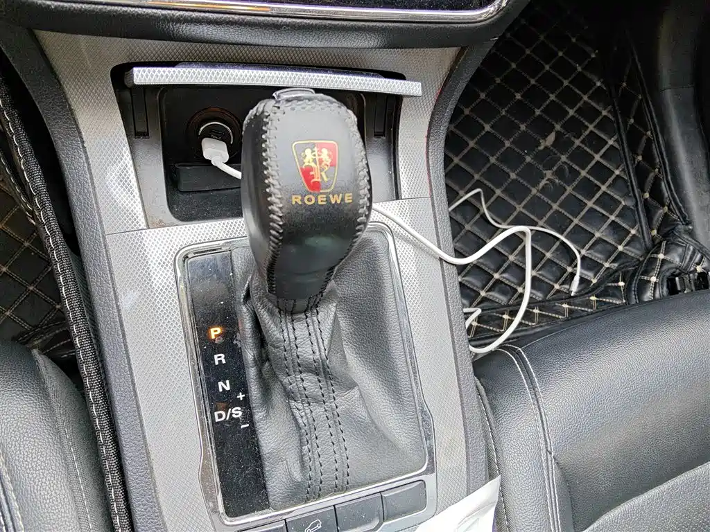 Roewe RX5 20 T 2 WD Auto Internet Smart Enjoyment