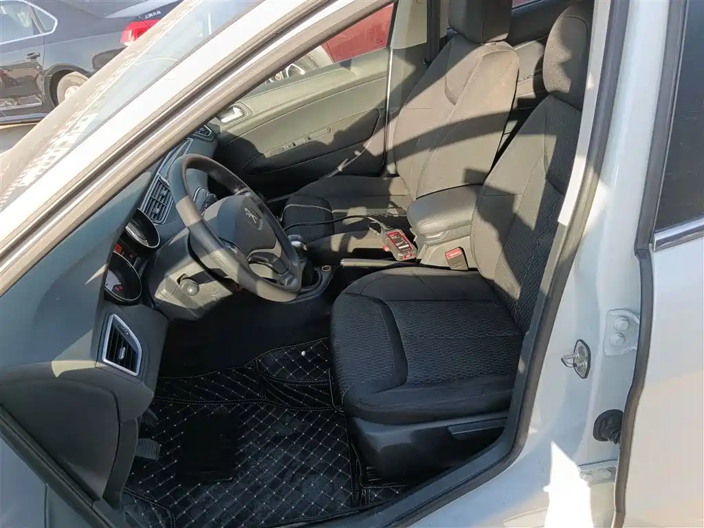 Peugeot 308 Pleasure Classic 1.6 L Manual Superior Style