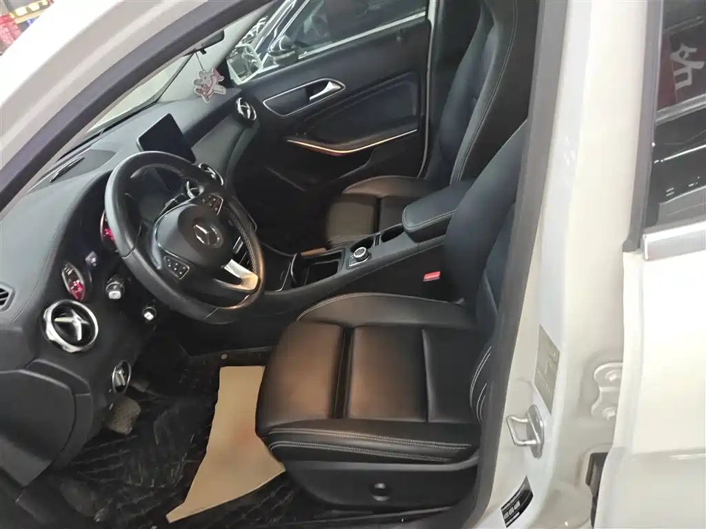 Mercedes-Benz GLA GLA 200 Fashion