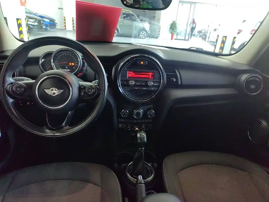 MINI 1.2 T ONE Pioneer 5-door
