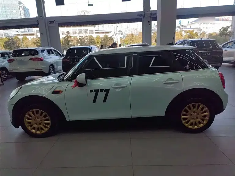 MINI 1.2 T ONE Pioneer 5-door