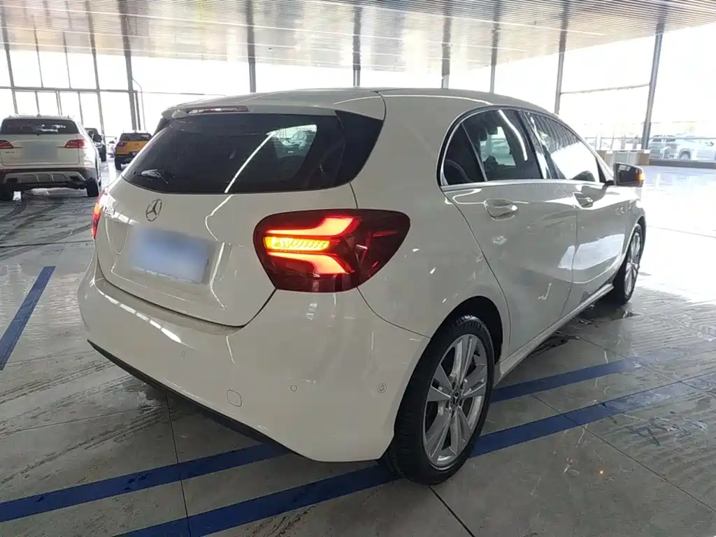 Mercedes-Benz A-Class (Import) Facelift A 200 Dynamic