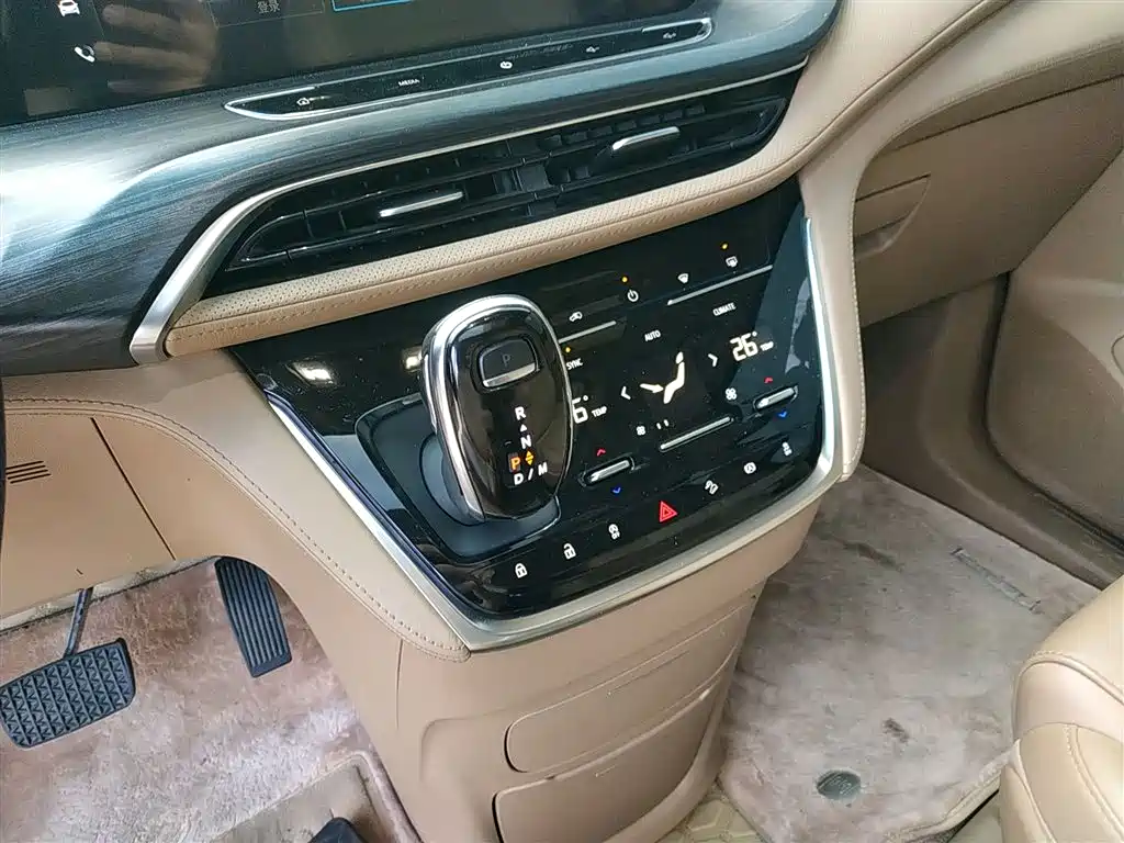 Buick GL8 ES LaCrosse 653 T Luxury