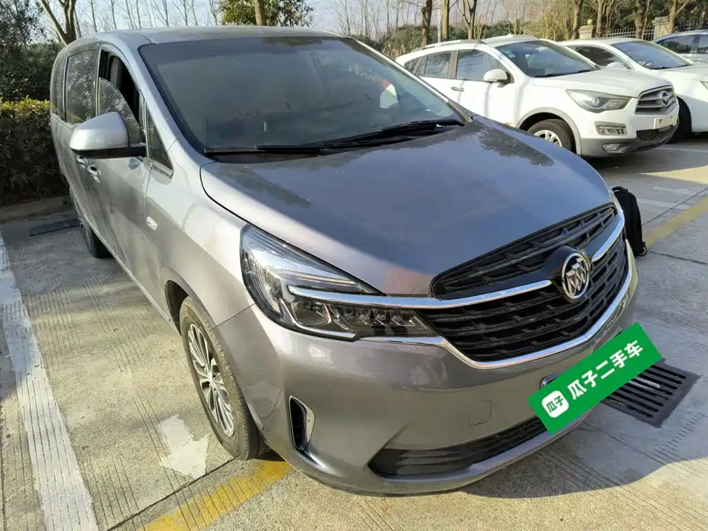 Buick GL8 Land Official Cabin 652 T Luxury