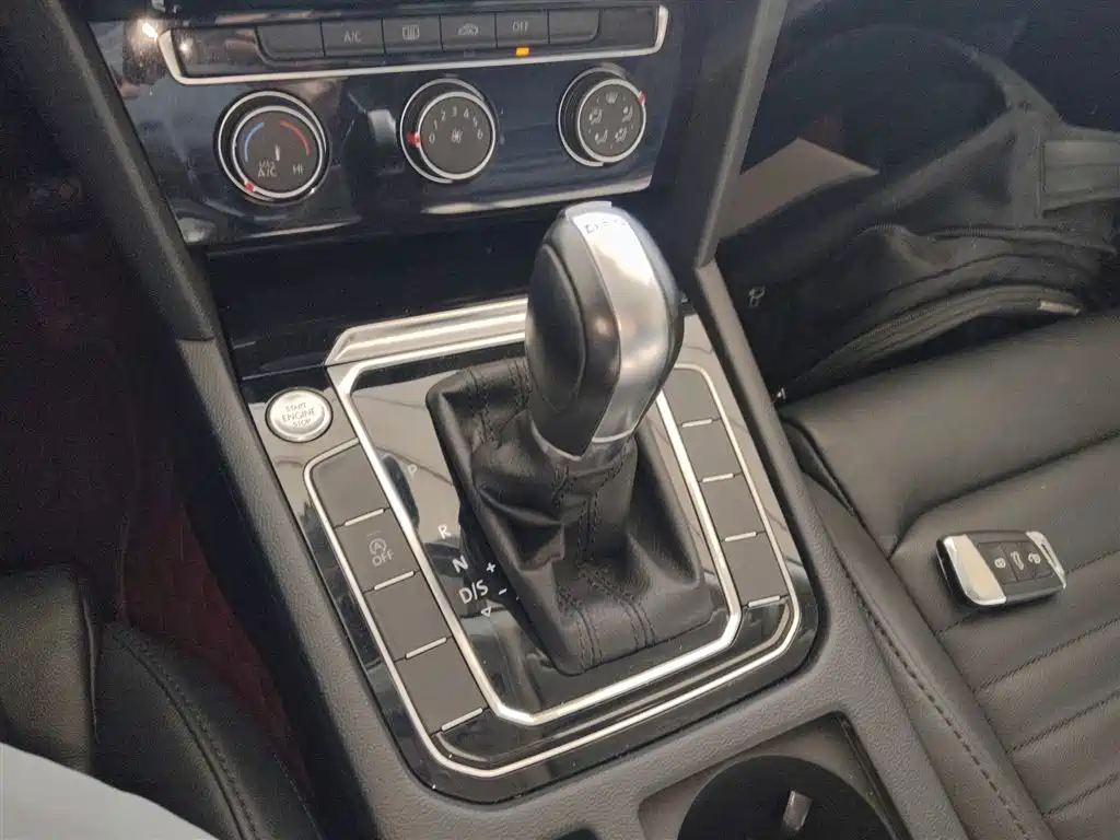 Magotan 330 TSI DSG Leading CN-V