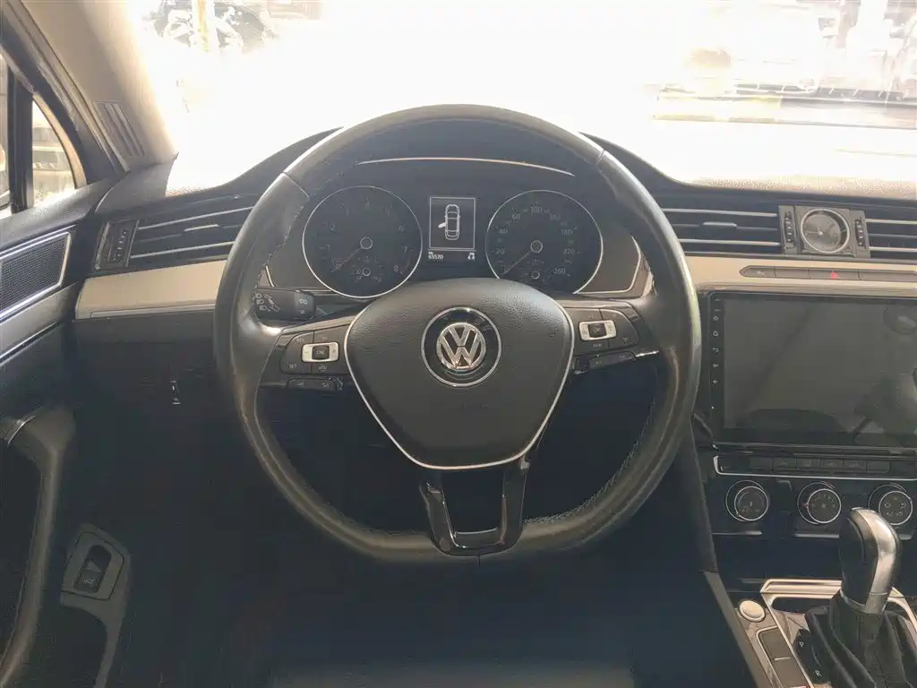 Magotan 330 TSI DSG Leading CN-V