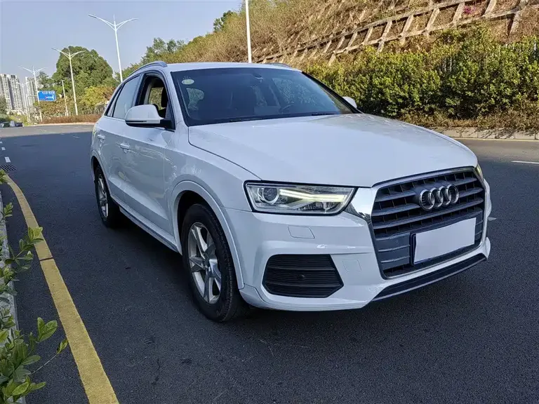 Audi Q3 30 TFSI Fashion
