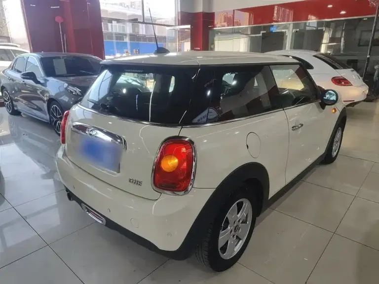 MINI 1.2 T ONE