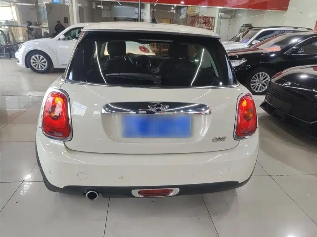 MINI 1.2 T ONE