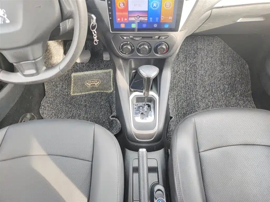 Peugeot 301 1.6 L Auto Comfort