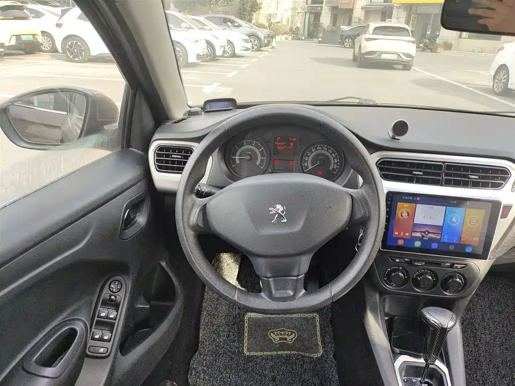 Peugeot 301 1.6 L Auto Comfort