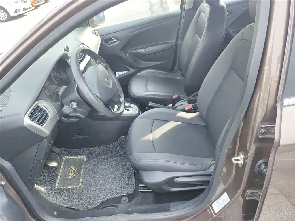 Peugeot 301 1.6 L Auto Comfort
