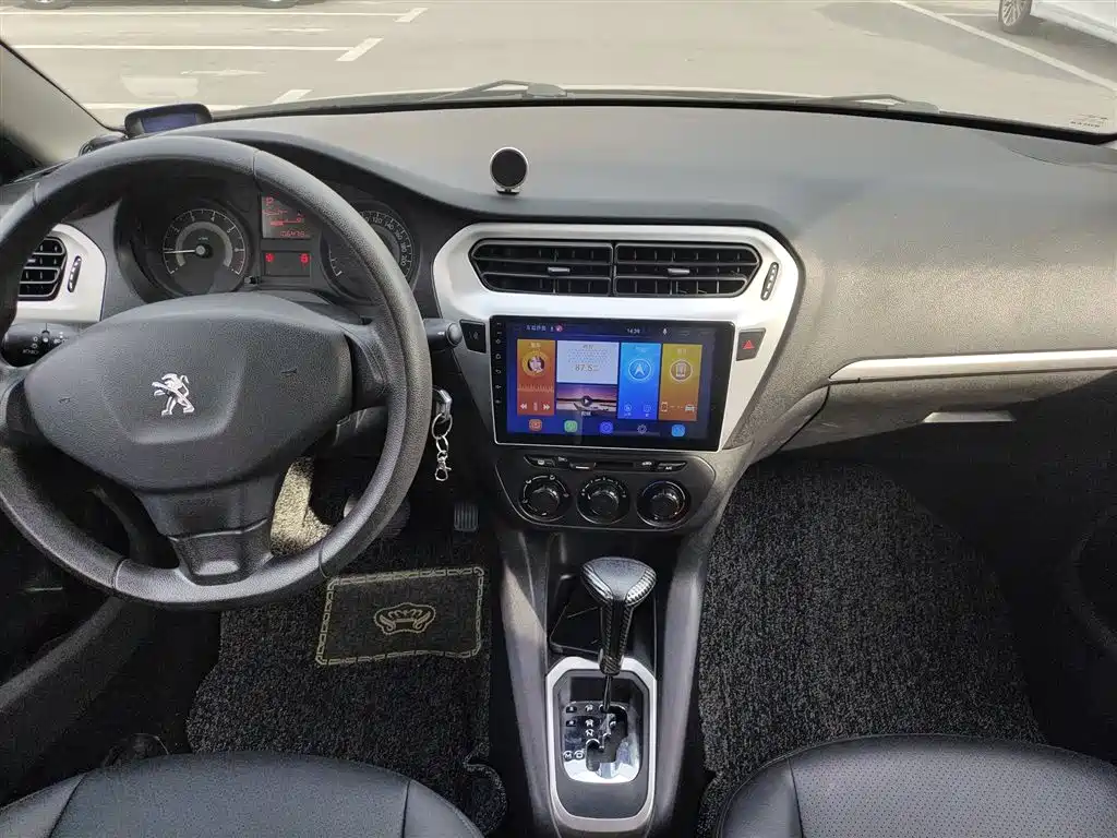 Peugeot 301 1.6 L Auto Comfort
