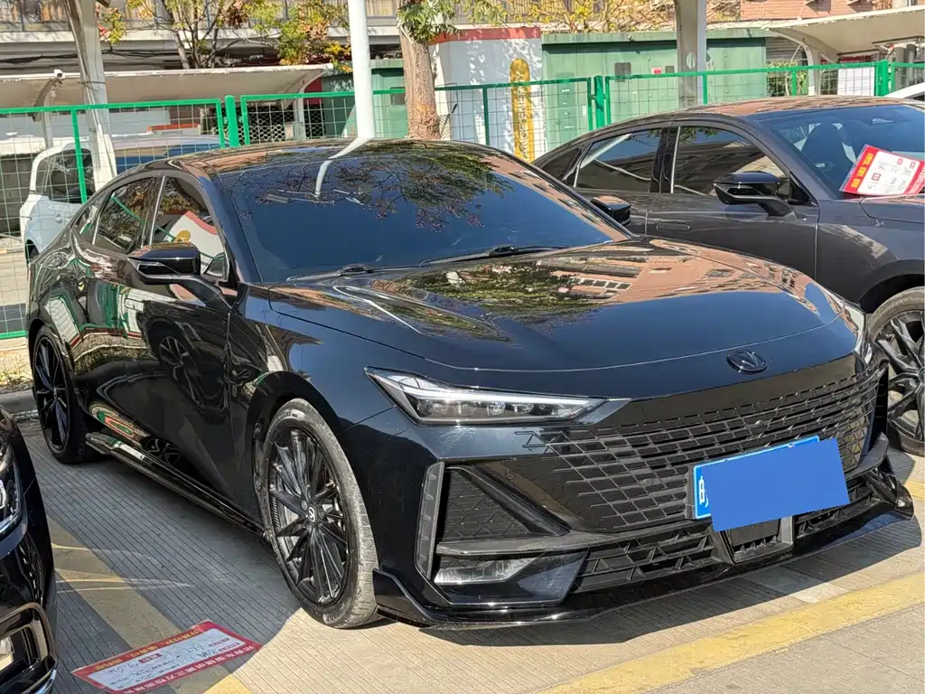Changan UNI-V 1.5 T Sport