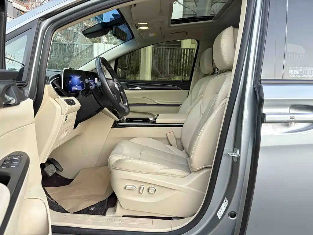 Buick GL8 ES LaCrosse Premium
