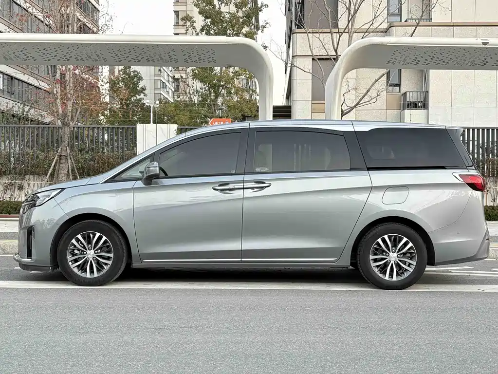 Buick GL8 ES LaCrosse Premium