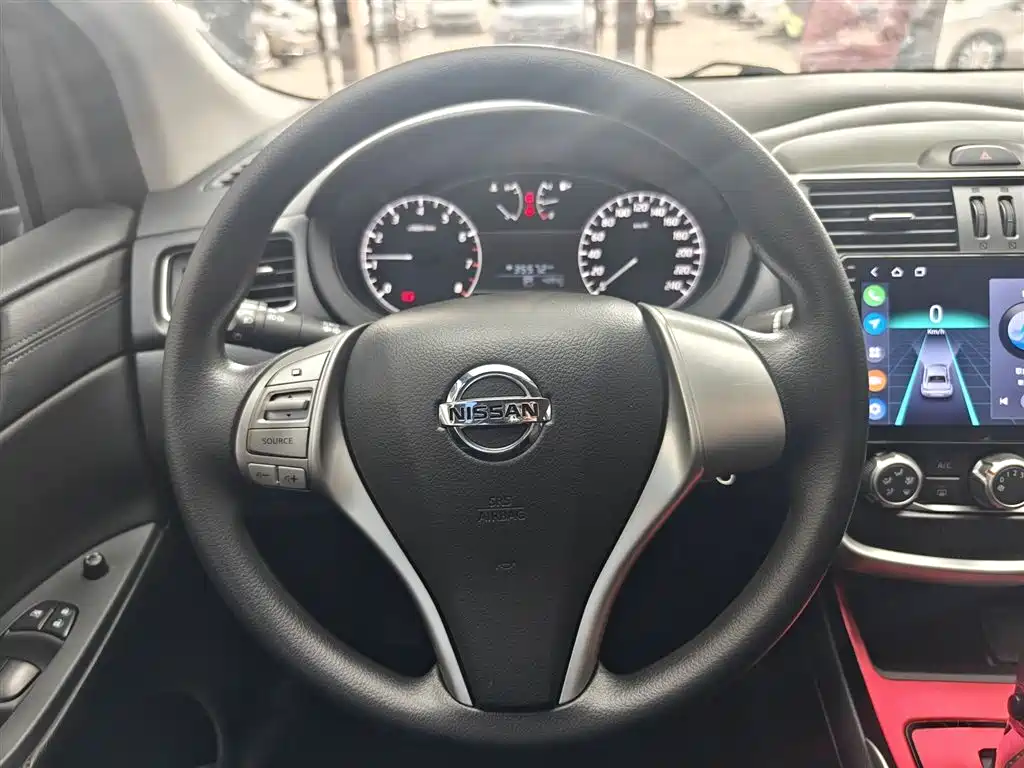 Tiida 1.6 L CVT Cool Motion