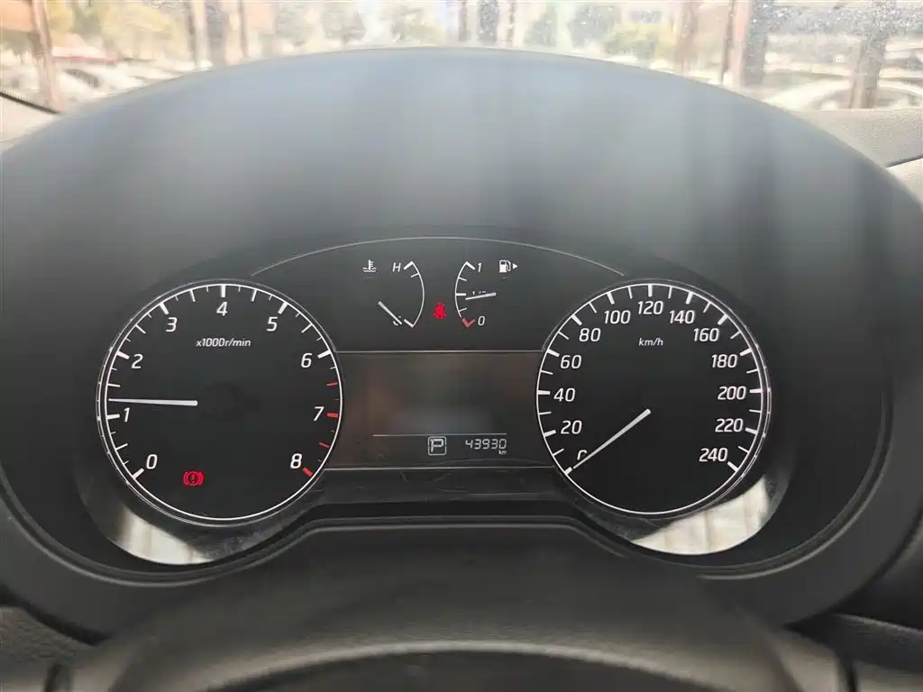 Tiida 1.6 L CVT Cool Motion