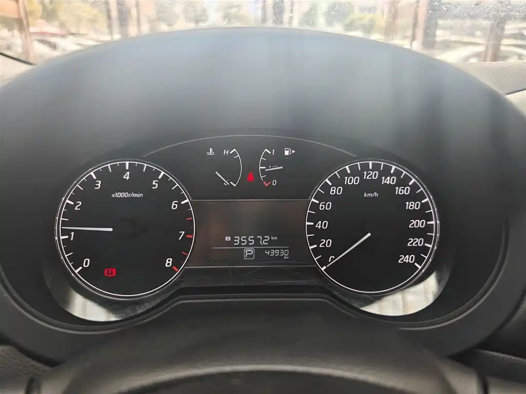 Tiida 1.6 L CVT Cool Motion